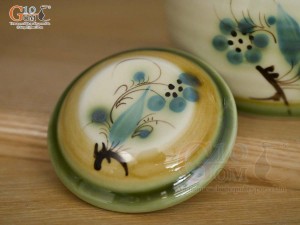 Lọ chè dáng tròn men vuốt vẽ tre xanh