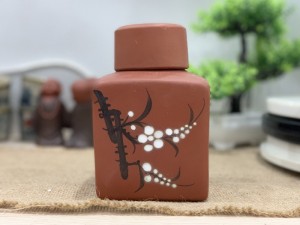 Lọ chè gốm đỏ vẽ hoa mai