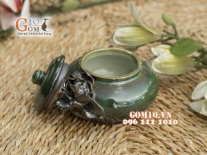 Lọ chè men hỏa biến, đắp nổi hoa sen