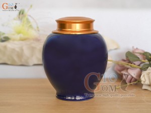 Lọ chè men màu xanh coban họa tiết Chùa Một Cột vàng kim, cao 15cm