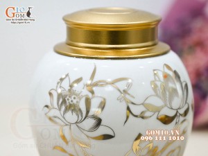 Lọ chè men trắng họa tiết Sen, cao 15cm