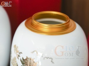 Lọ chè men trắng nắp kim loại dáng bom, họa tiết Khuê Văn Các in logo
