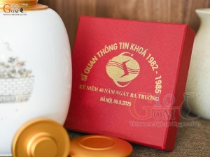 Lọ chè men trắng nắp kim loại dáng bom, họa tiết Khuê Văn Các in logo