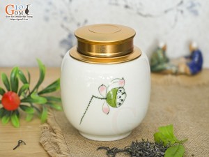 Lọ chè tròn cao men kem vẽ Đài sen cao 12,5cm