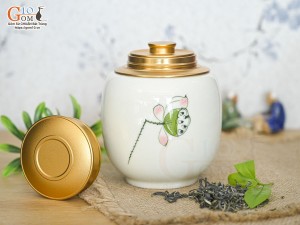 Lọ chè tròn cao men kem vẽ Đài sen cao 12,5cm
