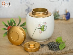 Lọ chè tròn cao men kem vẽ Đài sen cao 12,5cm