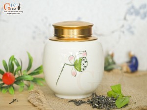 Lọ chè tròn cao men kem vẽ Đài sen cao 12,5cm