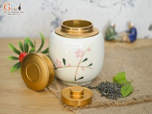 Lọ chè tròn cao men kem vẽ Đào phai cao 12,5cm