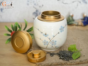 Lọ chè tròn cao men kem vẽ Đào xanh cao 12,5cm