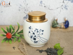 Lọ chè tròn cao men kem vẽ Sen đen cao 12,5cm