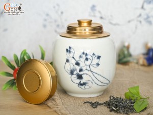 Lọ chè tròn cao men kem vẽ Sen đen cao 12,5cm