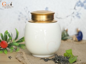 Lọ chè tròn cao men kem vẽ Sen xanh cao 12,5cm