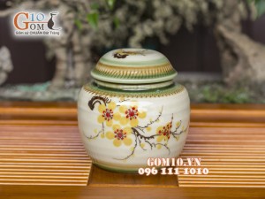 Lọ chè tròn men vuốt vẽ mai vàng