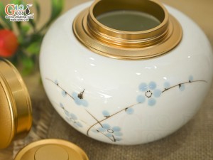 Lọ chè tròn thấp men kem vẽ Đào xanh cao 11cm