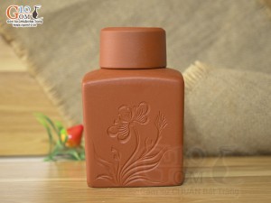 Lọ chè tử sa khắc hoa đỏ