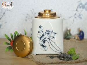 Lọ chè vuông men kem vẽ Sen đen cao 14cm