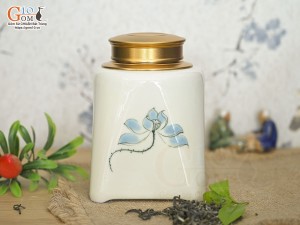 Lọ chè vuông men kem vẽ Sen xanh cao 14cm
