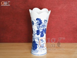Lọ cốc men trắng họa tiết hoa sen, cao 25cm