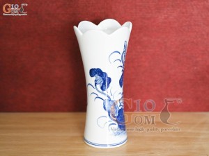 Lọ cốc men trắng họa tiết hoa sen, cao 25cm