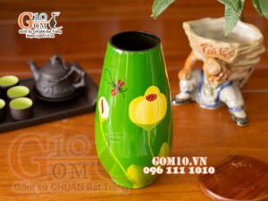 Lọ dáng sơn mài xanh dáng cúp vẽ hoa tuylip vàng cao 38cm