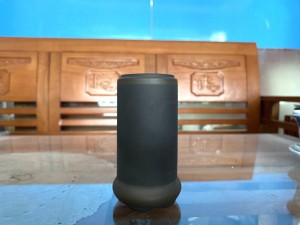 Lọ đựng nước gốm đen chỉ bạc