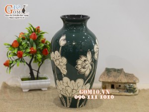 Lọ hoa cổ nhỏ men xanh lục khắc sen