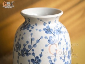 Lọ hoa dáng bầu cổ nhỏ men bóng vẽ hoa đào xanh, cao 22cm