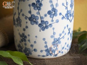 Lọ hoa dáng bầu cổ nhỏ men bóng vẽ hoa đào xanh, cao 22cm