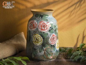 Lọ hoa dáng bầu cổ nhỏ men màu vẽ hoa hồng, cao 22cm
