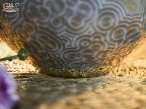 Lọ hoa dáng béo men kết tinh đa đồng tâm bảo bọc đồng, cao 35cm (hàng vuốt tay)