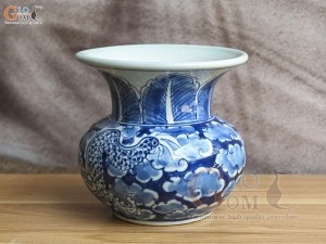 Lọ hoa dáng béo miệng loe men lam cổ vẽ Long Ẩn, cao 15cm