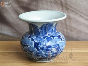 Lọ hoa dáng béo miệng loe men lam cổ vẽ Long Ẩn, cao 15cm