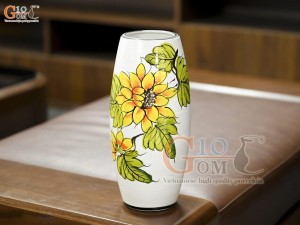 Lọ hoa dáng bom men kem vẽ hoa hướng dương, cao 32cm