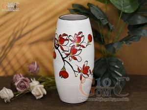 Lọ hoa dáng bom men kem vẽ hoa lan đỏ, cao 27cm