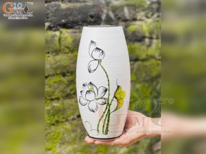 Lọ hoa dáng bom men kem vẽ hoa Sen, cao 27cm