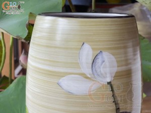 Lọ hoa dáng bom men màu vẽ hoa Sen trắng, cao 30cm