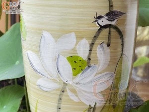 Lọ hoa dáng bom men màu vẽ hoa Sen trắng, cao 30cm
