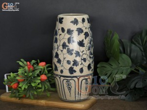 Lọ hoa dáng bom men rạn cổ vẽ hoa dây, cao 29cm