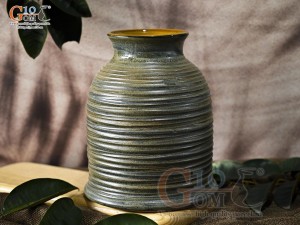 Lọ hoa dáng chân loe vân sóng màu rêu, cao 27cm