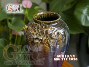 Lọ hoa dáng chân thon cao men hỏa biến đắp nổi cánh hoa vàng, cao 30cm