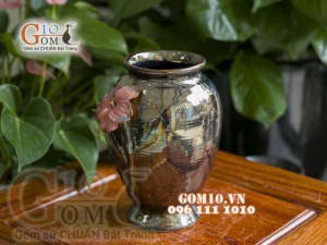 Lọ hoa dáng chân thon men hỏa biến đắp nổi cánh hoa, cao 22cm