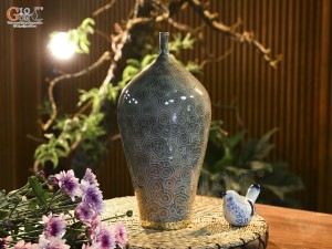 Lọ hoa dáng chân thon men kết tinh đa đồng tâm bảo bọc đồng, cao 36cm (hàng vuốt tay)