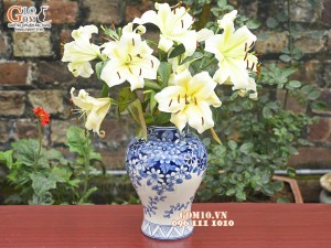 Lọ hoa dáng chân thon men lam vẽ hoa, cao 32cm