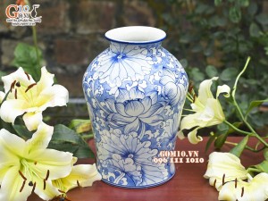 Lọ hoa dáng chân thon miệng loe men lam vẽ hoa Sen, cao 30cm