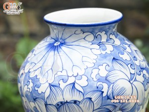 Lọ hoa dáng chân thon miệng loe men lam vẽ hoa Sen, cao 30cm