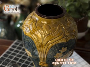 Lọ hoa dáng chân thon, viền nâu khắc hoa 45cm