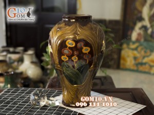 Lọ hoa dáng chân thon, viền nâu khắc hoa chuối 45cm