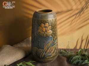Lọ hoa dáng chuông cao men màu khắc hoa sen, cao 30cm