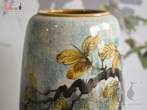 Lọ hoa dáng chuông cao men màu vẽ cành hồng, cao 30cm