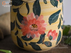 Lọ hoa dáng chuông cao men màu vẽ hoa cánh hồng, cao 30cm